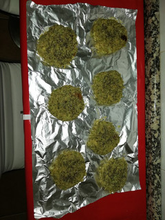 Una foto de Hamburguesas de brócoli, cebolla y queso