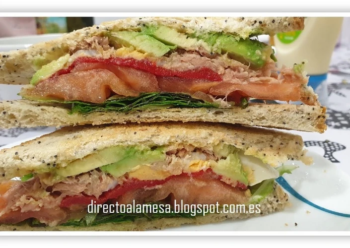Pasos sencillos para Hacer  Sándwich de atún, aguacate y pimiento de piquillo