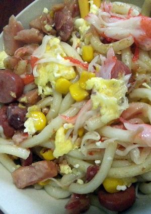 A picture of Stir-fried Japanese udon.