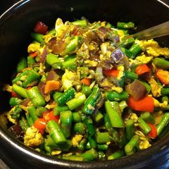 A picture of Quick Sauté: Asparagus and eggs芦笋炒蛋.