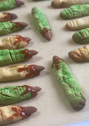 Boszorkàny ujjak - Halloween-i recept 🎃💨 🩸 recept fotója