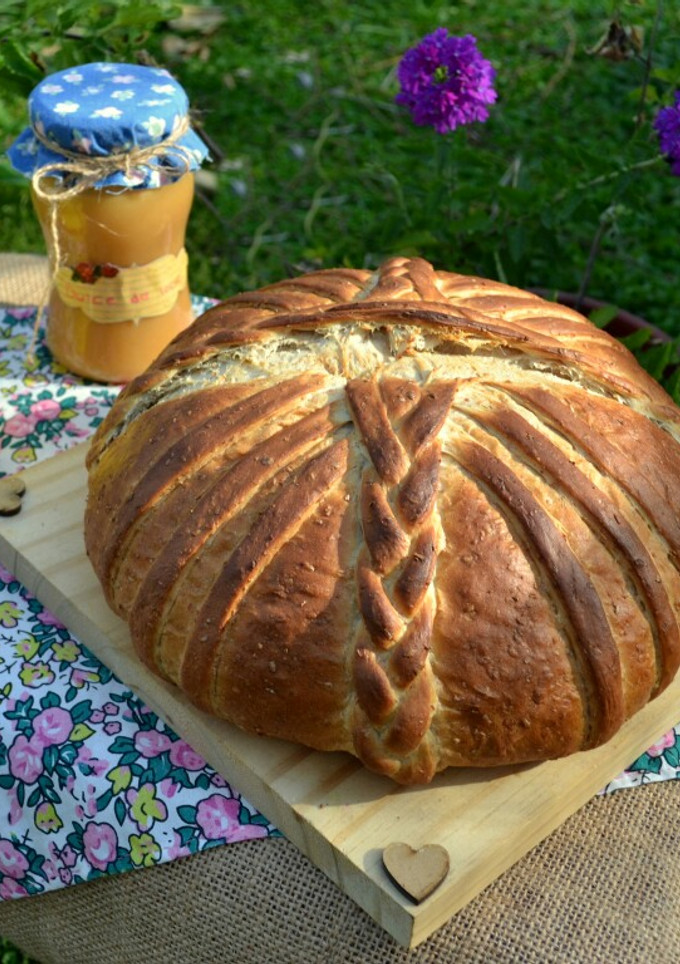Una foto de Pan de campo con manteca y salvado de trigo🍞