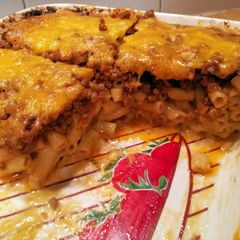 Macaroni cheese pizza casserole A picture of Macaroni cheese pizza casserole.