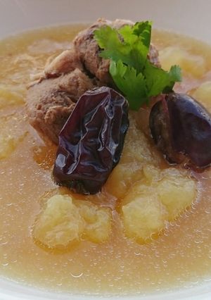 A picture of Old Winter Melon Pork Soup.