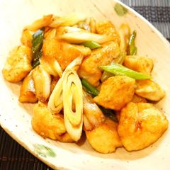 A picture of Sweet and Salty Fried Chicken and Leek.