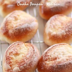 A picture of Milk Bread Topped with Sugar.