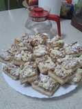 Cake with jam and grated dough