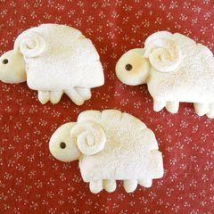 A picture of Fluffy Sheep Cream Bread.