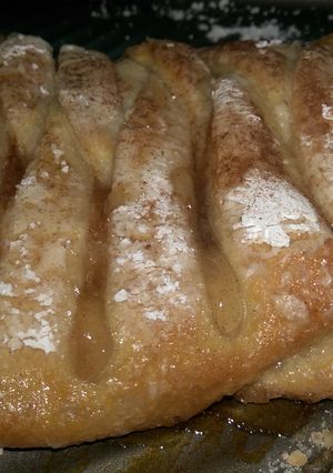 A picture of Braided Apple Pie Bread.