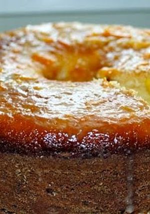 A picture of yoghourt cake (portuguese bolo de yogurte ).