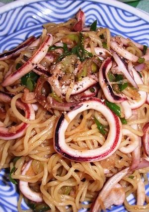 A picture of Simple Squid Yakisoba Stir-Fried Noodles Oyster Sauce.