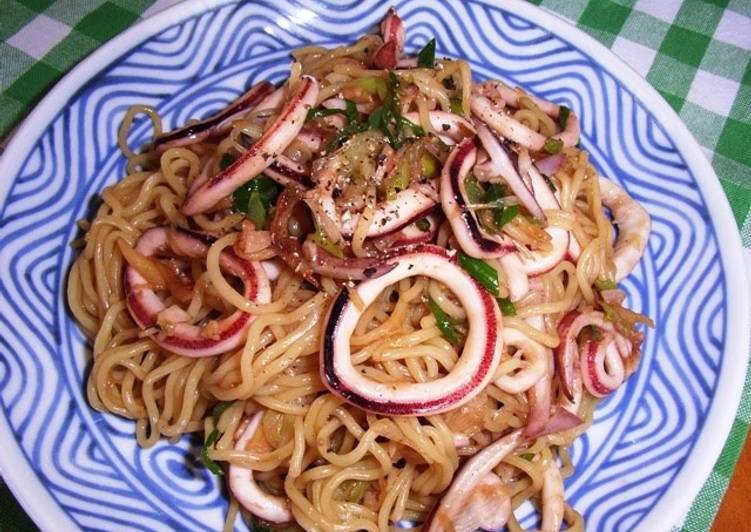 Simple Way to Prepare Super Quick Homemade Simple Squid Yakisoba Stir-Fried Noodles Oyster Sauce