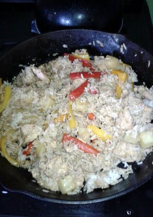 A picture of Island Rice and Chicken.