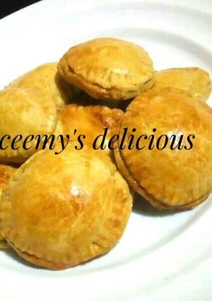 A picture of Chicken cheese patties.