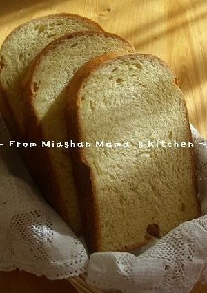 A picture of Brioche-style Pancake Mix Bread.