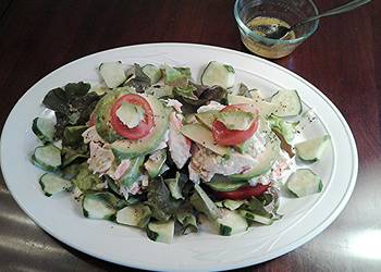 How to Prepare Delicious Avocado and Crab Stacked Salad