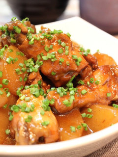 A picture of Pressure Cooked Chicken Drumettes & Daikon Radish.