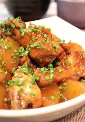 A picture of Pressure Cooked Chicken Drumettes & Daikon Radish.