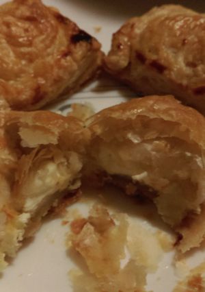 A picture of Puff cheese madness.
