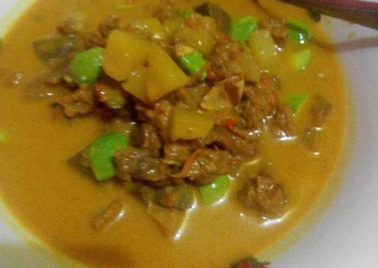 Resep Daging kentang pete santan kuning Anti Gagal