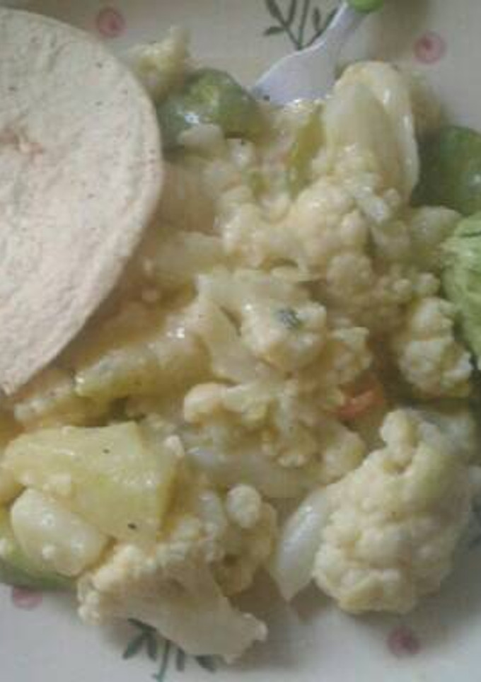 Una foto de Verduras en salsa de crema.☺