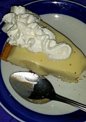 A picture of Zesty limey pronto pie.
