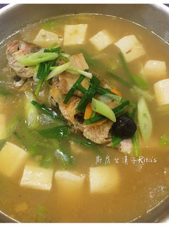 花雕豆腐燉魚湯 的食譜成品照片