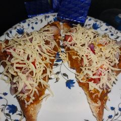 A picture of Bhaji Toast.