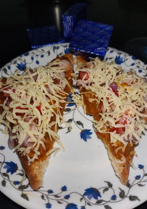 A picture of Bhaji Toast.