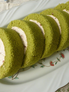 A picture of Fluffy Green Tea Chiffon Swiss Roll with Adzuki Cream.