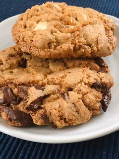 A picture of Ultimate Chewy Chocolate Chunk Cookies.