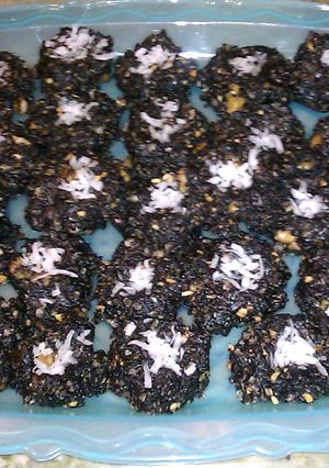 A picture of Greg's Dark Chocolate No Bake Cookies.