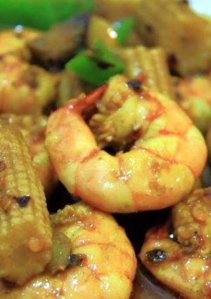 A picture of Sauteed Shrimp w/Corn and Mushroom.