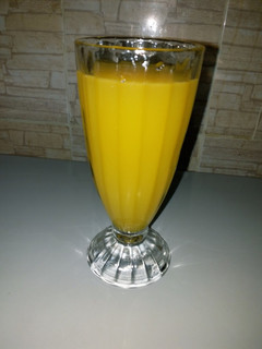 A picture of Mango lemonade.
