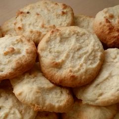 A picture of Vickys Mums Lemon & Cardamom Cookies, GF DF EF SF NF.