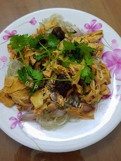 Hình của món Miến xào măng, nấm.
