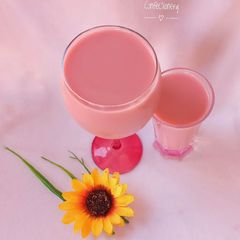A picture of Strawberry millet drink(kunun zaki).