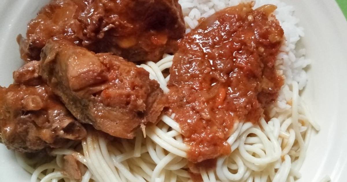 Rice and spaghetti with chicken stew Recipe by Mrs odiase Cookpad