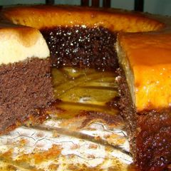 A picture of pudding cake.