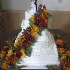 A picture of TL's Creamy White Frosting.