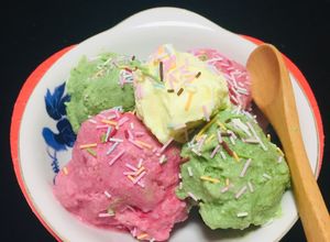 Una foto de Helados Cremoso de Matcha, frambuesas y limón 🍨