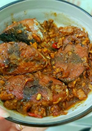 Hình của món Cá thu ngừ kho gừng, hành, tỏi.