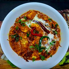 A picture of Smoked Capsicum Paneer Darbari.