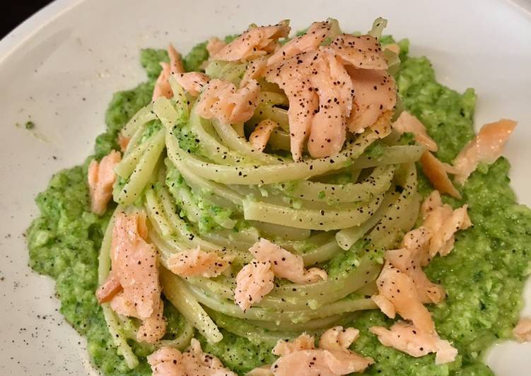 How to Make Ultimate Linguine al pesto di zucchine e salmone