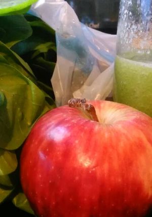 Una foto de Licuado de espinaca, kiwi y manzana
