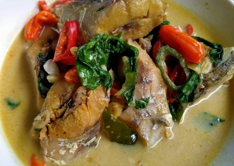 Resep Pindang Ikan Wolu Kuah Santan Kemangi Lezat