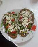Tlacoyos de nopal con frijoles