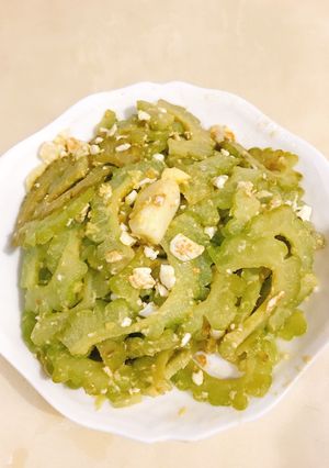 苦瓜炒鹹蛋 的食譜成品照片