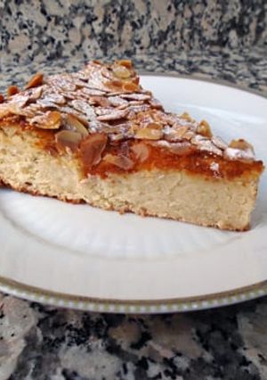 Una foto de Tarta de almendra, ricotta y limón