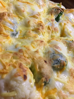 Una foto de Gratinado de brócoli y coliflor con bechamel vegana